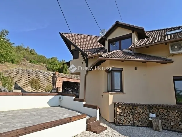 Eladó ház Pécs, Mecsekoldal 147 nm