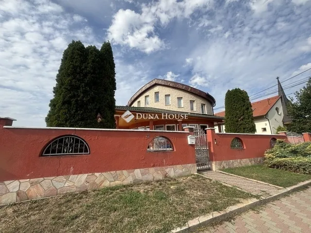Eladó ház Pécs 376 nm