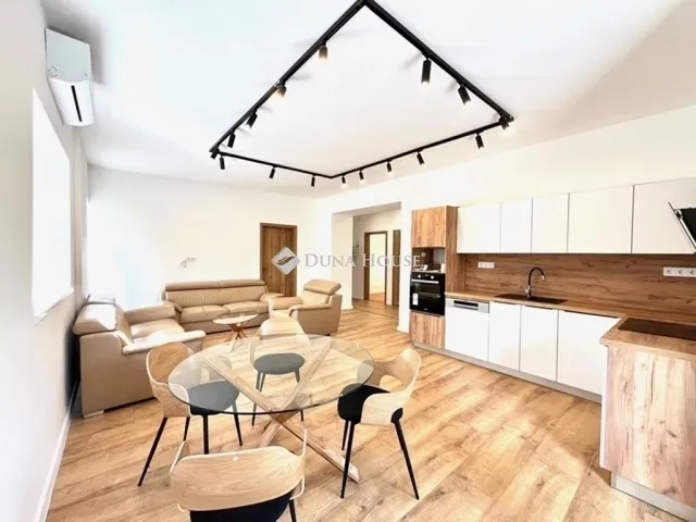 Eladó lakás Pécs 67 nm