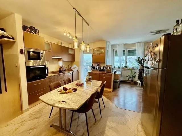 Eladó lakás Pécs, Kertváros 72 nm