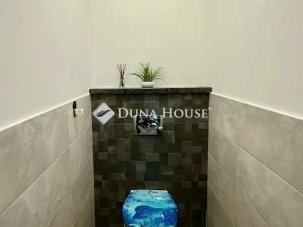 Eladó lakás Pécs, Kertváros 72 nm