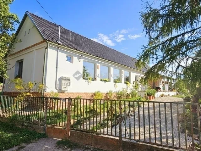 Eladó ház Baksa 100 nm