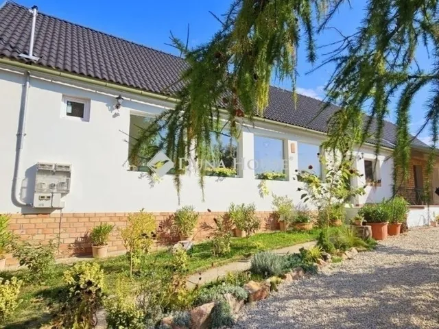 Eladó ház Baksa 100 nm