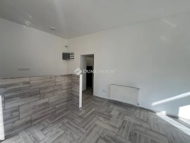 Eladó ház Pócsa 113 nm