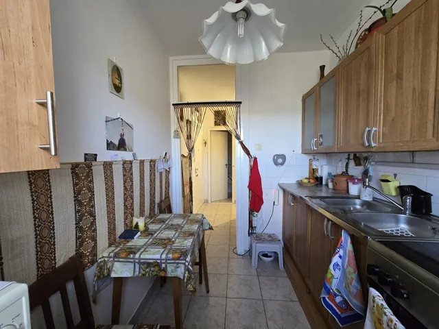 Eladó lakás Komló 46 nm