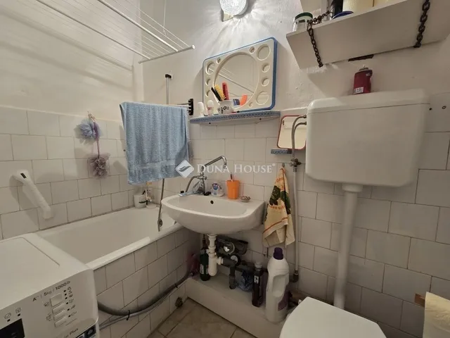 Eladó lakás Komló 46 nm