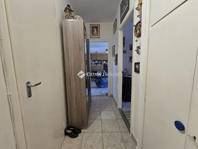 Eladó lakás Komló 46 nm