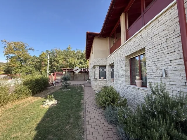 Eladó ház Pécs, Mecsekoldal 275 nm