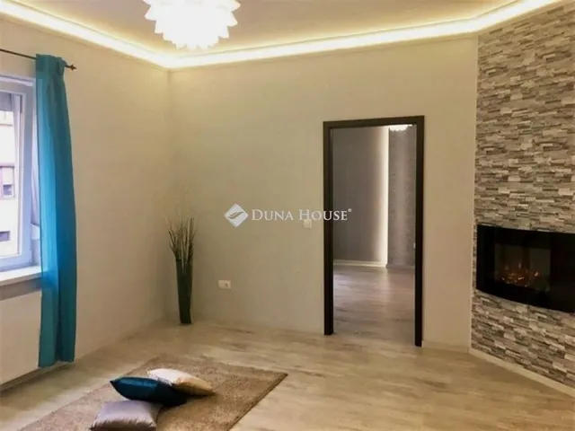 Eladó lakás Pécs 89 nm