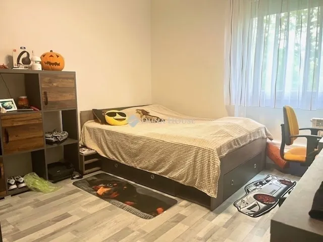 Eladó lakás Pécs, Kertváros 74 nm