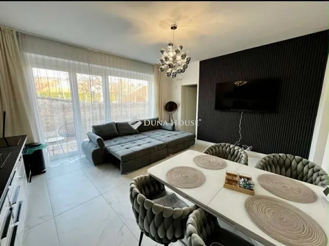 Eladó lakás Pécs, Uránváros 50 nm