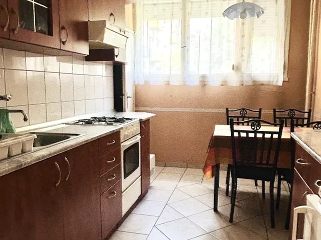 Eladó lakás Pécs, Uránváros 27 nm