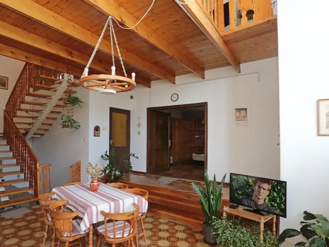 Eladó ház Pécs, Mecsekoldal 298 nm