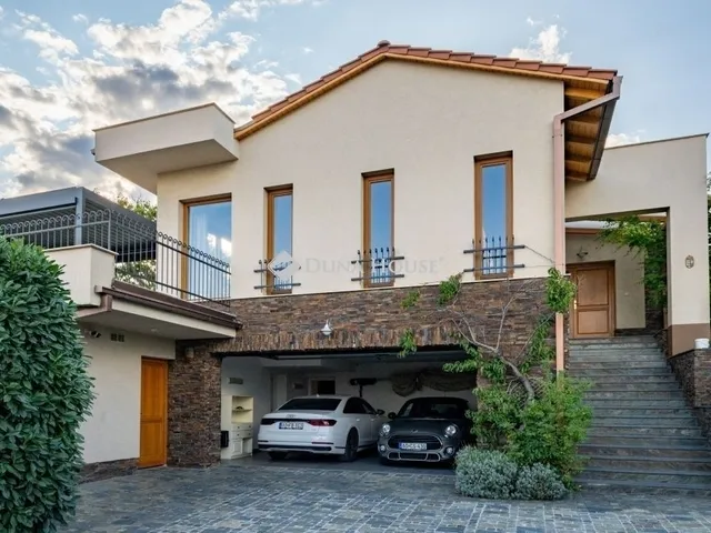 Eladó ház Pécs, Havihegy 300 nm