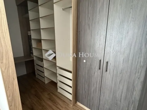 Eladó lakás Pécs, Kertváros 67 nm