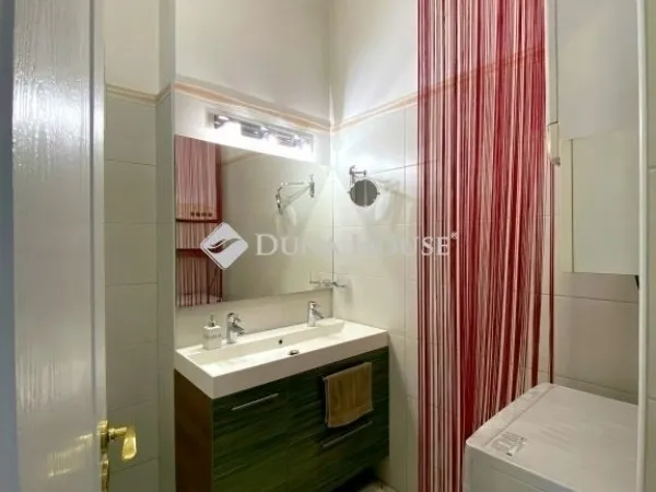 Eladó lakás Pécs, Belváros 63 nm