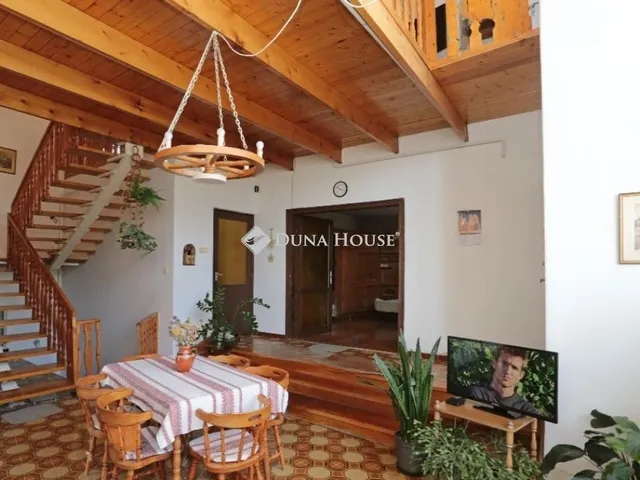 Eladó ház Pécs 200 nm