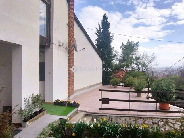 Eladó ház Pécs, Mecsekoldal 200 nm