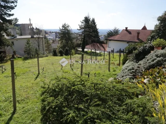 Eladó ház Pécs, Mecsekoldal 200 nm