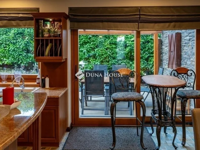 Eladó ház Pécs, Havihegy 300 nm