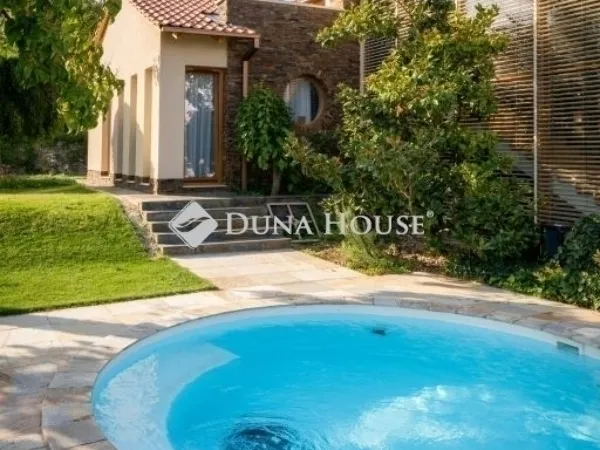 Eladó ház Pécs, Havihegy 300 nm