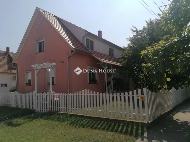 Eladó ház Siklós 120 nm