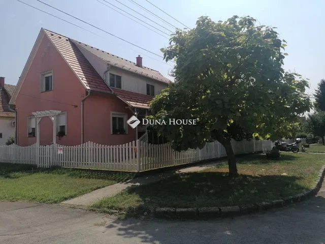 Eladó ház Siklós 120 nm