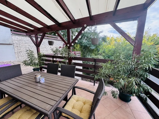 Eladó lakás Pécs, Rigóder 72 nm