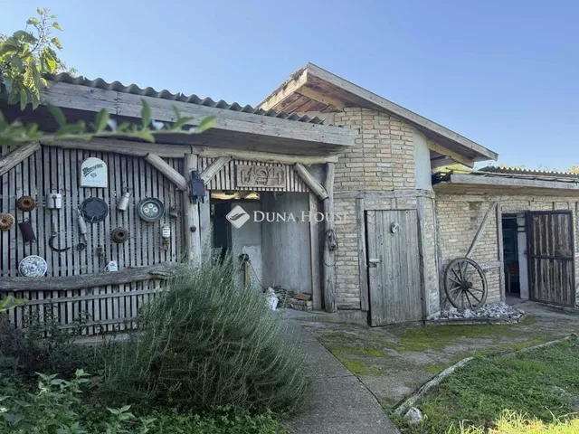 Eladó ház Töttös 300 nm