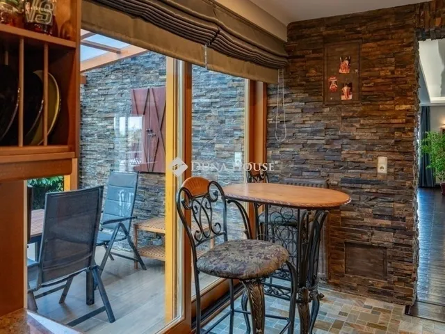 Eladó ház Pécs 300 nm