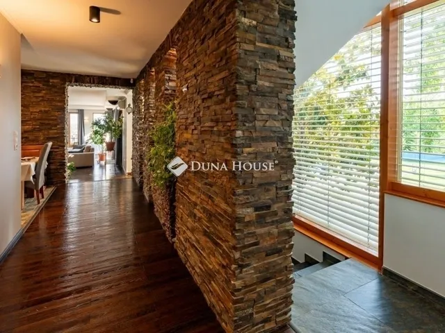 Eladó ház Pécs 300 nm