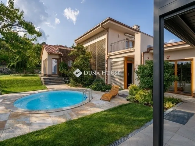 Eladó ház Pécs 300 nm