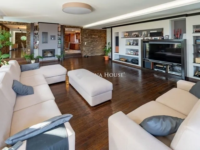 Eladó ház Pécs 300 nm