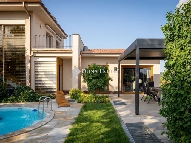 Eladó ház Pécs 300 nm