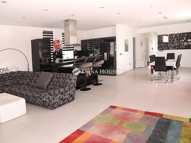 Eladó ház Nagykozár 156 nm