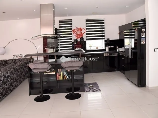 Eladó ház Nagykozár 156 nm