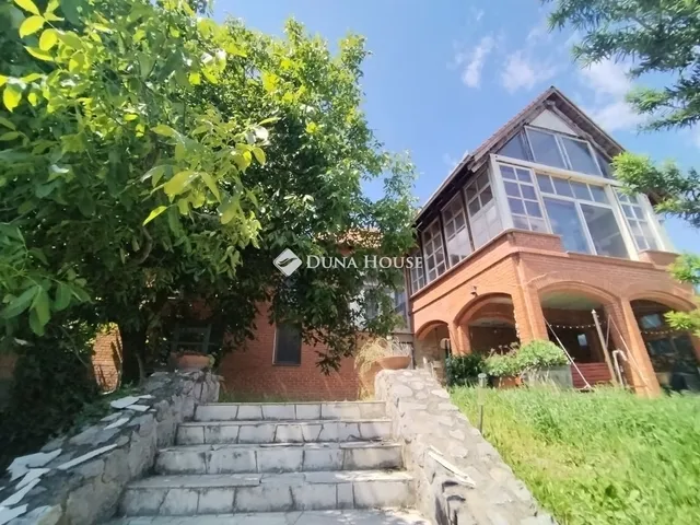 Eladó ház Pécs, Donátus 179 nm