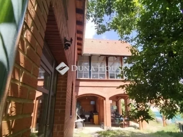 Eladó ház Pécs, Donátus 179 nm