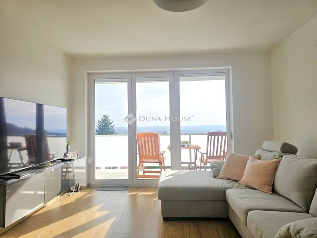 Kiadó lakás Pécs, Mecsekoldal 68 nm