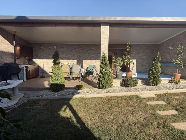 Eladó ház Pécs, Somogy 199 nm