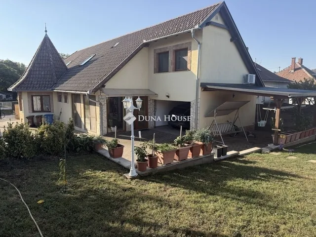 Eladó ház Pécs, Somogy 199 nm