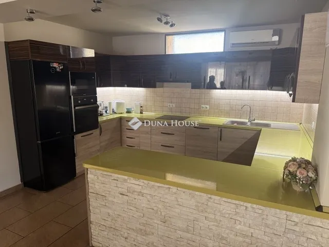 Eladó ház Pécs, Somogy 199 nm