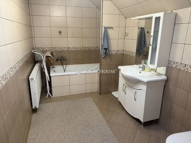 Eladó ház Pécs, Somogy 199 nm