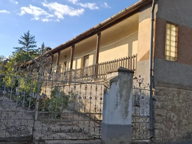 Eladó ház Zengővárkony 87 nm