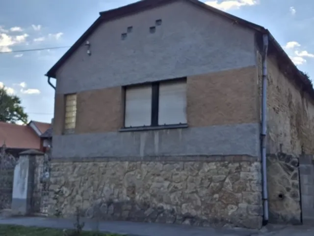 Eladó ház Zengővárkony 87 nm