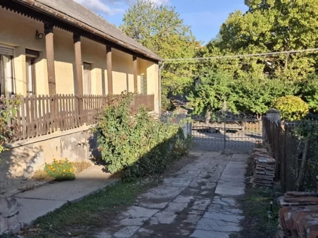 Eladó ház Zengővárkony 87 nm