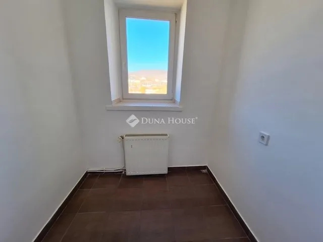 Eladó lakás Pécs, Uránváros 54 nm