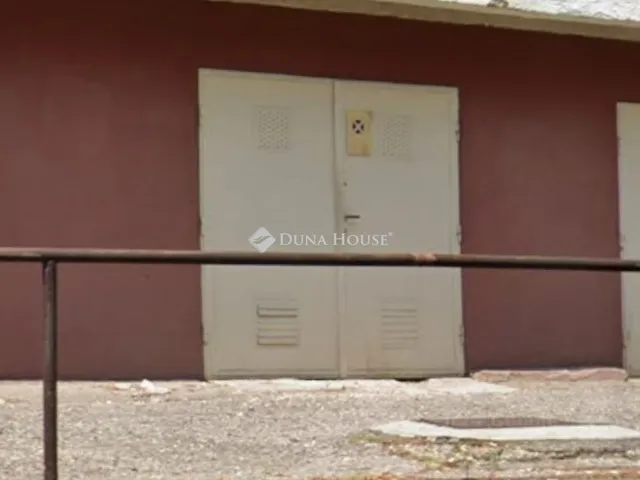 Eladó garázs Pécs, Mecsekoldal 17 nm