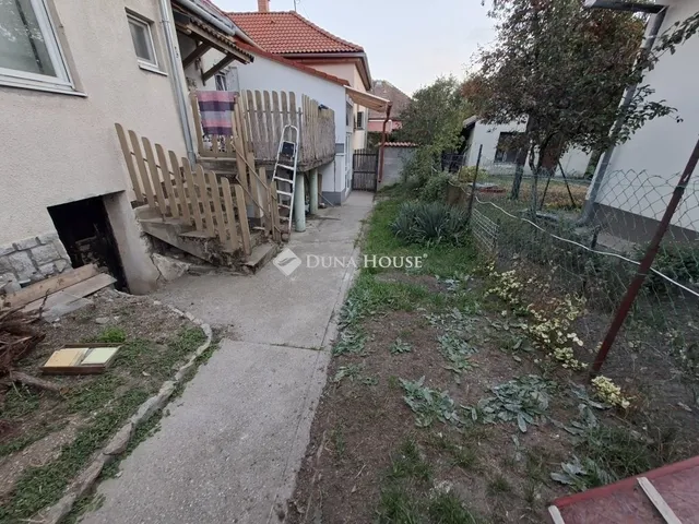 Eladó lakás Pécs, Egyetemváros 79 nm