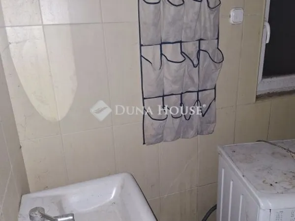 Eladó lakás Pécs, Egyetemváros 79 nm